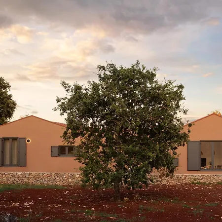 Вилла Casa Maria For 6 People In Only 1 Km From The Ровинь