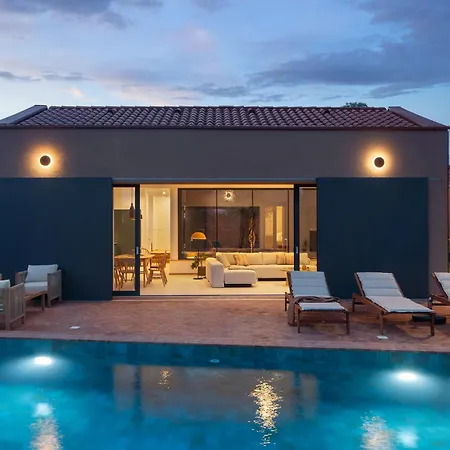 Casa Maria For 6 People In Only 1 Km From The Villa
